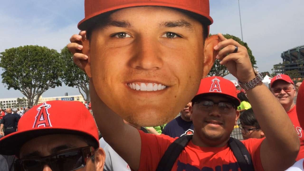 Angels fans react to Trout's contract extension