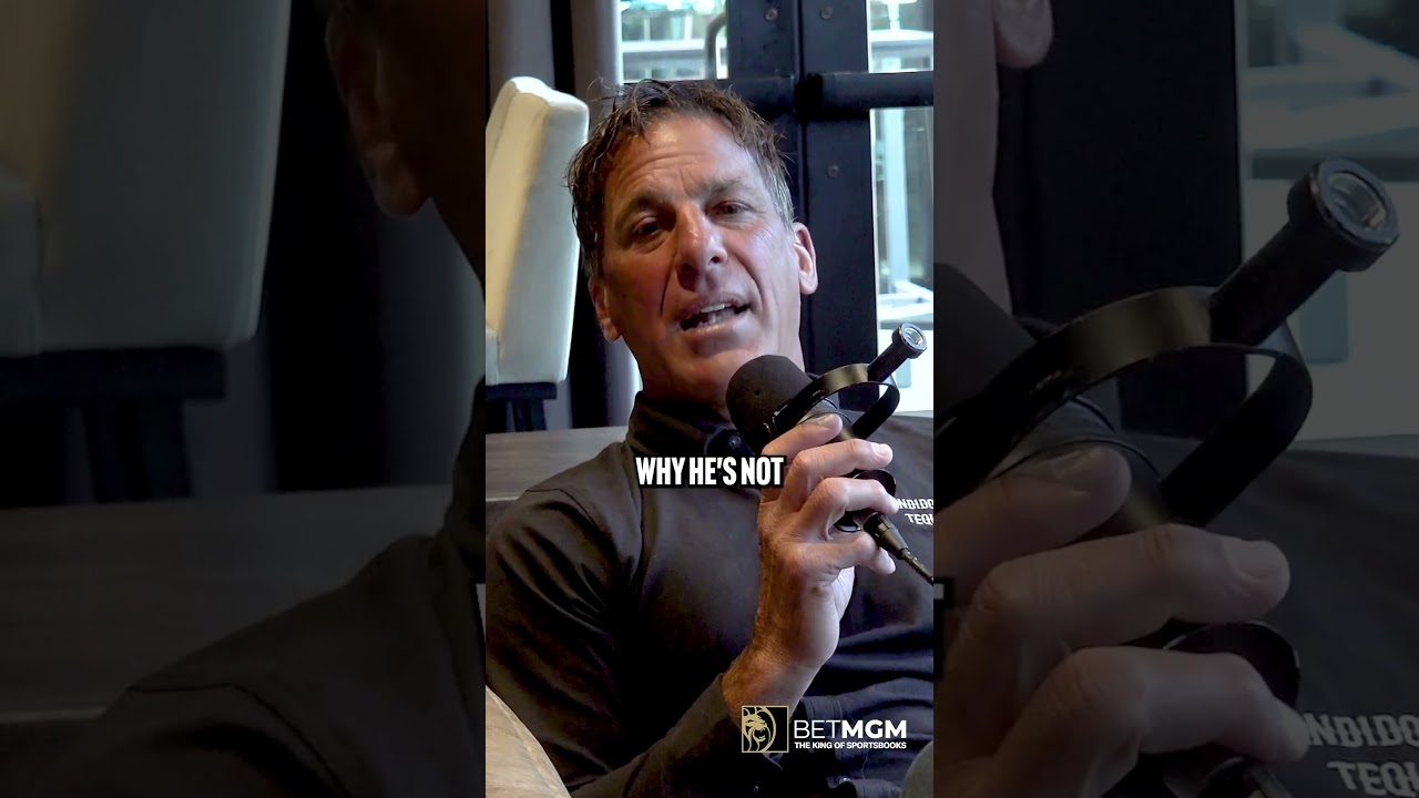 Chris Chelios lists his top 5 US Hockey players of all time 🥅 #nhl