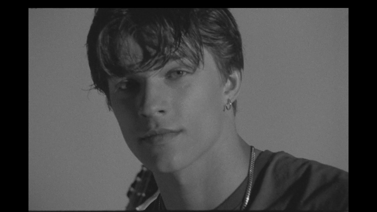Alex Sampson - Pretty Baby (Official Music Video)